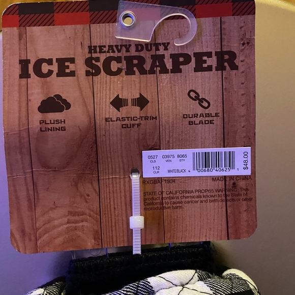 Bass heavy duty ice scraper - Picture 2 of 3